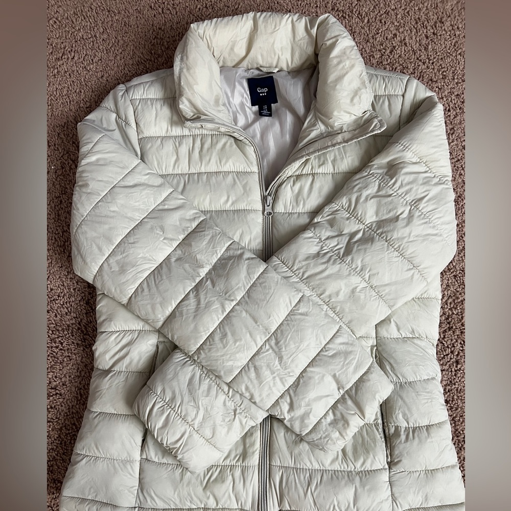 GAP Women’s Puffer Jacket size small